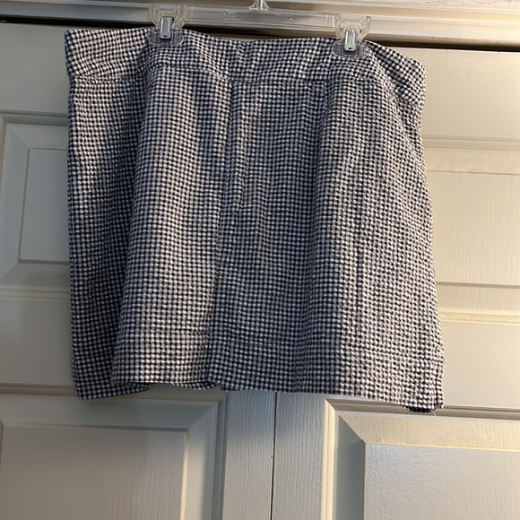 B Moss sear sucker skort brown and white - Picture 2 of 5